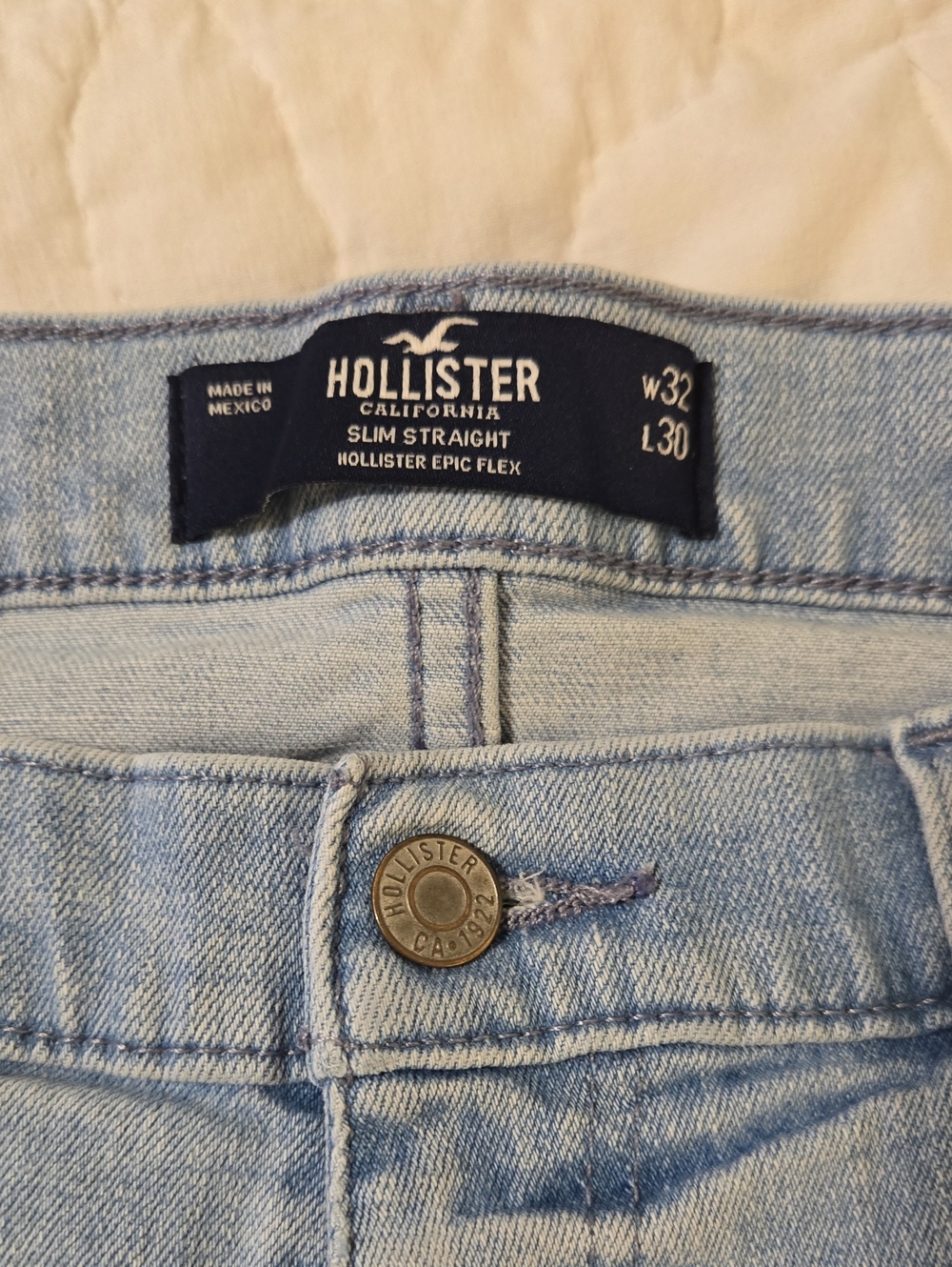 Hollister Women’s Straight Jeans in Light Blue Wash